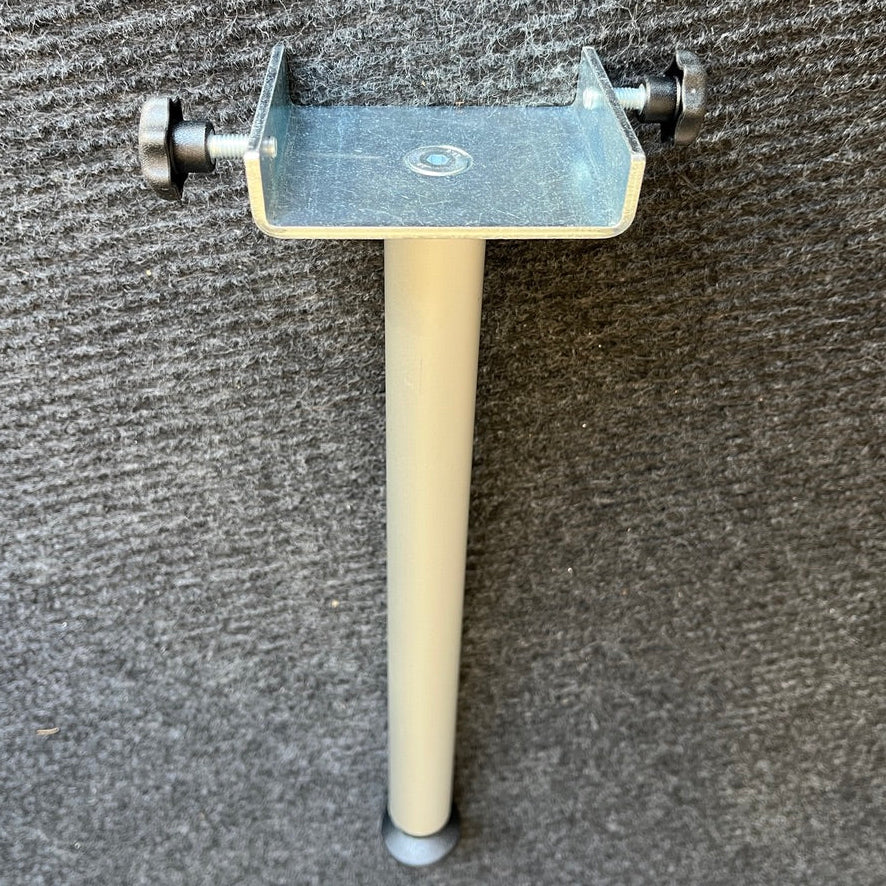 Zusätzlicher COMO Standard-Stützfuß für die Bettmitte, Nahaufnahme