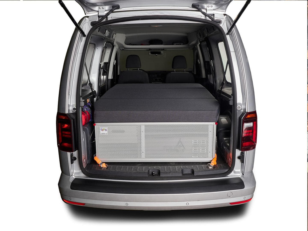 COMO Camper 35 Campingbox, Heckansicht mit Matratze