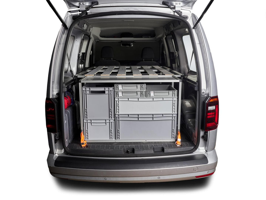 Campingbox COMO Easy 55, Heckansicht, mit Euroboxen unter dem Bettmodul